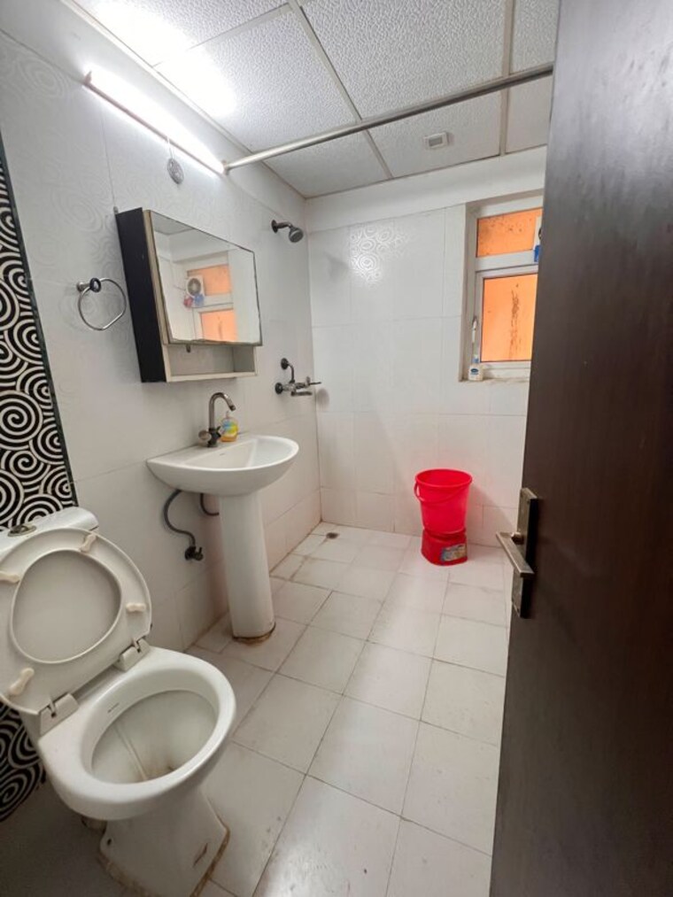 Bathroom, paramount-floraville 2.5 Bedroom 1290 Sq.Ft. Apartment In Sector 137 Noida 10560808