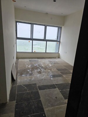 Room in 3 BHK Apartment at Sheth 72 West, Andheri West – for Sale