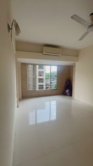 Room in 2 BHK Apartment at Group Seven Rushi Heights, Goregaon East – for Rent