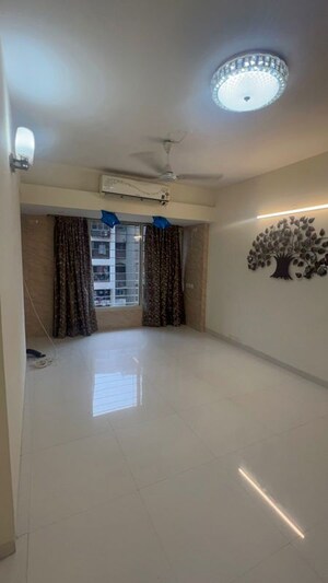 Room in 2 BHK Apartment at Group Seven Rushi Heights, Goregaon East – for Rent