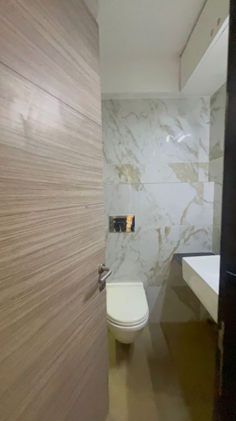 Bathroom, group-seven-rushi-heights 2 Bedroom 900 Sq.Ft. Apartment In Goregaon East Mumbai 10560827
