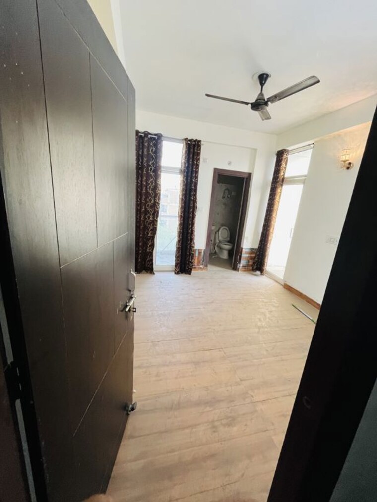 undefined, sector 73 3 Bedroom 1400 Sq.Ft. Builder Floor In Sector 73 Noida 10560921