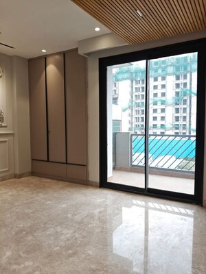 Room in 4 BHK Builder Floor at Nirvana Country – for Sale
