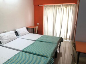 Bedroom in  Pg at Fergusson College Road – for Rent