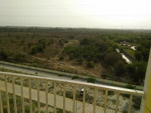 Plot Area in 3 BHK Apartment at Alaknanda Apartment Gomti Nagar, Gomti Nagar – for Sale