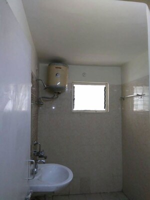 Bathroom in 3 BHK Apartment at Alaknanda Apartment Gomti Nagar, Gomti Nagar – for Sale
