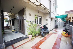 Parking in 5 BHK Independent House at Jashoda Nagar – for Sale