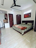 1 Rk  470 Sq.Ft. Builder Floor in Sector 44