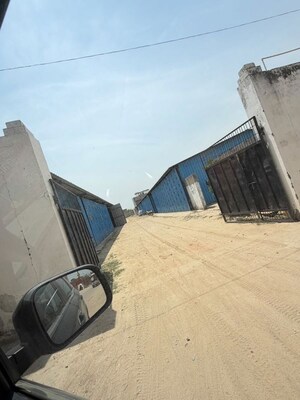  Warehouse – Exterior View View at Krishna Market, Preeti Nagar - for Rent