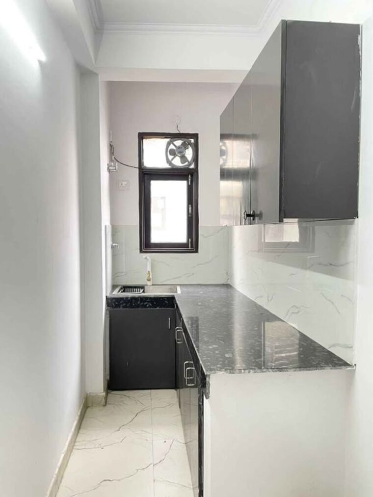 Kitchen, shivalik colony 1 Bedroom 500 Sq.Ft. Builder Floor In Shivalik Colony Delhi 10560975