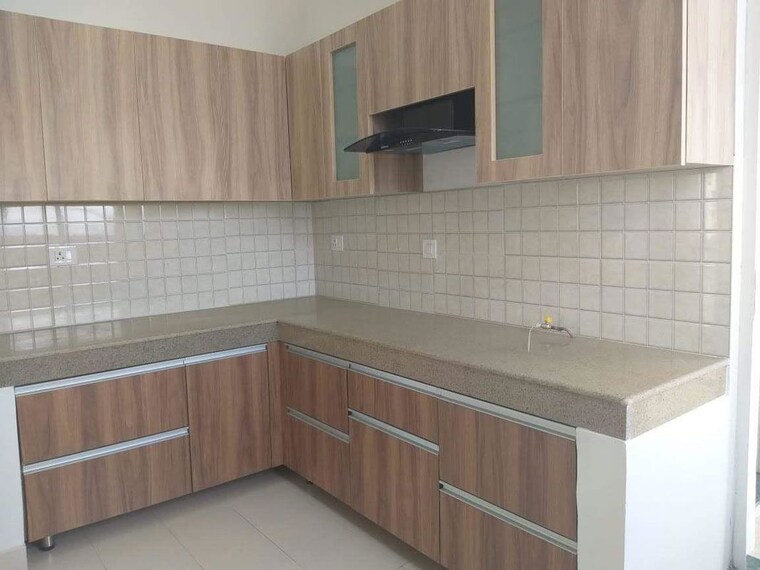 Kitchen, dlf-regal-gardens 3 Bedroom 1778 Sq.Ft. Apartment In Sector 90 Gurgaon 10089398