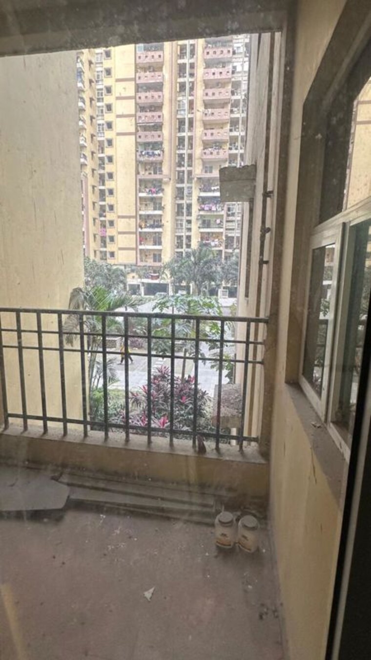 Balcony, mahagun-my-woods 2.5 Bedroom 1225 Sq.Ft. Apartment In Sector 16c Greater Noida Greater Noida 10560988