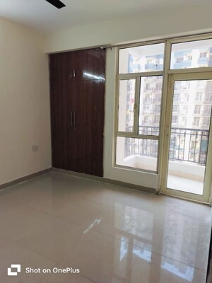 Room in 2 BHK Apartment at Mahagun My Woods, Sector 16c Greater Noida – for Rent