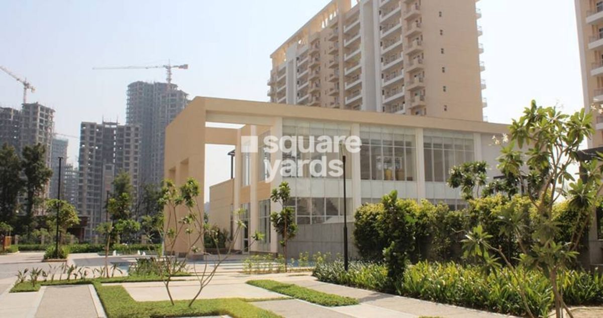 4 BHK + Study Room 2350 Sq.Ft. Apartment in DLF Central 67