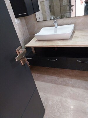 Furnished Amenities in 4 BHK Builder Floor at Safdarjung Enclave – for Rent