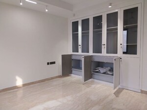Room in 4 BHK Builder Floor at Safdarjung Enclave – for Rent