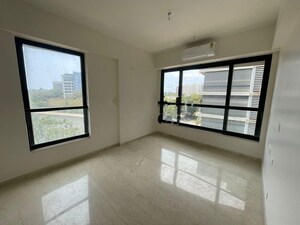 Room in 2 BHK Apartment at Kalpataru Magnus, Bandra East – for Rent