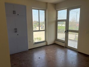 2.5 BHK Apartment For Rent in Imperia Esfera, Sector 37c