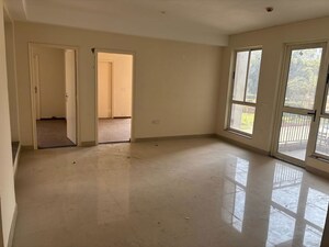 Room in 2.5 BHK Apartment at Imperia Esfera, Sector 37c – for Rent