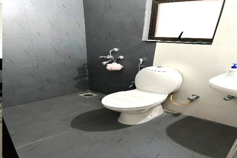 Bathroom, tukaram nagar 1 Bedroom 650 Sq.Ft. Apartment In Tukaram Nagar Pune 10561046