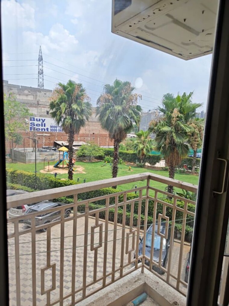 Balcony, shree-vardhman-mantra 2 Bedroom 800 Sq.Ft. Apartment In Sector 67 Gurgaon 10561105