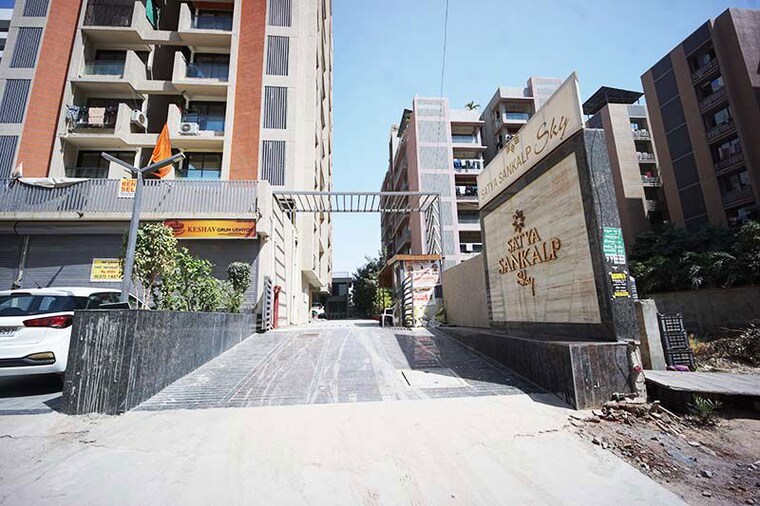 Exterior View, vaishnodevi circle 3 Bedroom 205 Sq.Yd. Apartment In Vaishnodevi Circle Ahmedabad 10561074