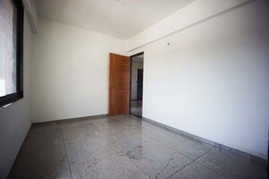Room in 3 BHK Apartment at Vaishnodevi Circle – for Sale