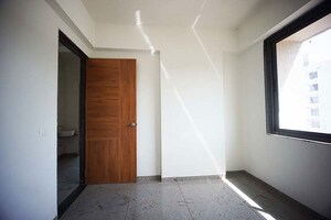 Room in 3 BHK Apartment at Vaishnodevi Circle – for Sale