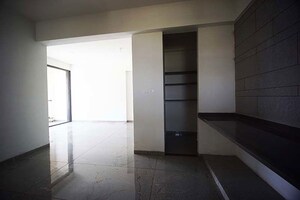 Room in 3 BHK Apartment at Vaishnodevi Circle – for Sale