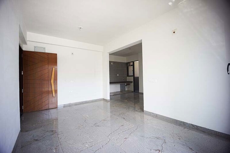 Room, vaishnodevi circle 3 Bedroom 205 Sq.Yd. Apartment In Vaishnodevi Circle Ahmedabad 10561074
