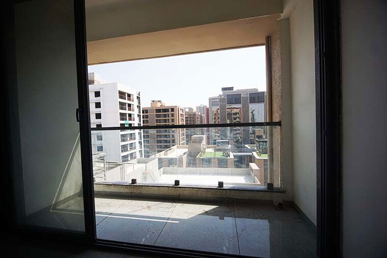 Kitchen, vaishnodevi circle 3 Bedroom 205 Sq.Yd. Apartment In Vaishnodevi Circle Ahmedabad 10561074