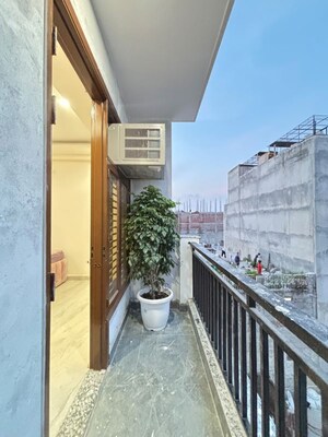 Balcony in 1 BHK Builder Floor at Chattarpur – for Rent