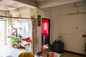 Living Room in 2 BHK Apartment at Jayanagar – for Rent