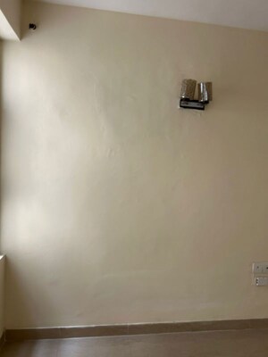 Room in 2 BHK Apartment at Shree Vardhman Mantra, Sector 67 – for Rent