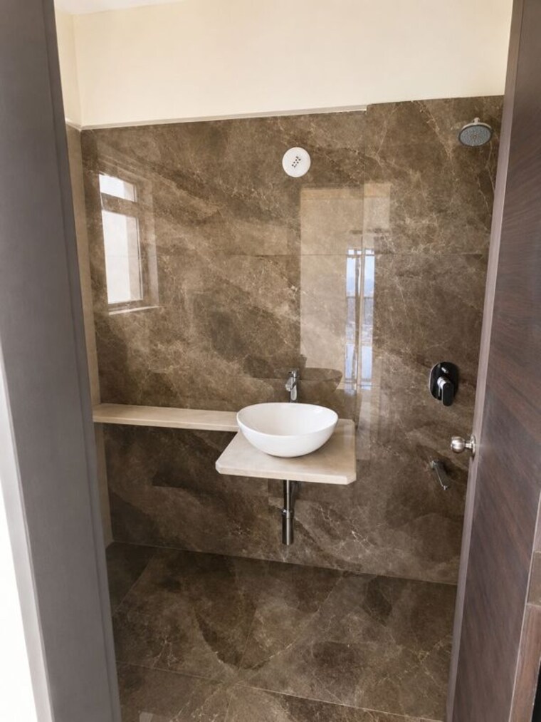 Bathroom, sher-e-punjab 2 Bedroom 750 Sq.Ft. Apartment In Andheri East Mumbai 10561186