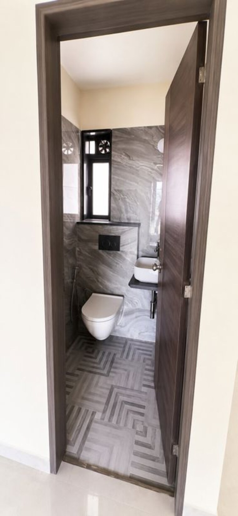 Bathroom, sher-e-punjab 2 Bedroom 750 Sq.Ft. Apartment In Andheri East Mumbai 10561186
