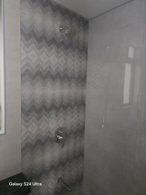 Bathroom in 1.5 BHK Apartment at Kalpataru Elitus, Mulund West – for Rent