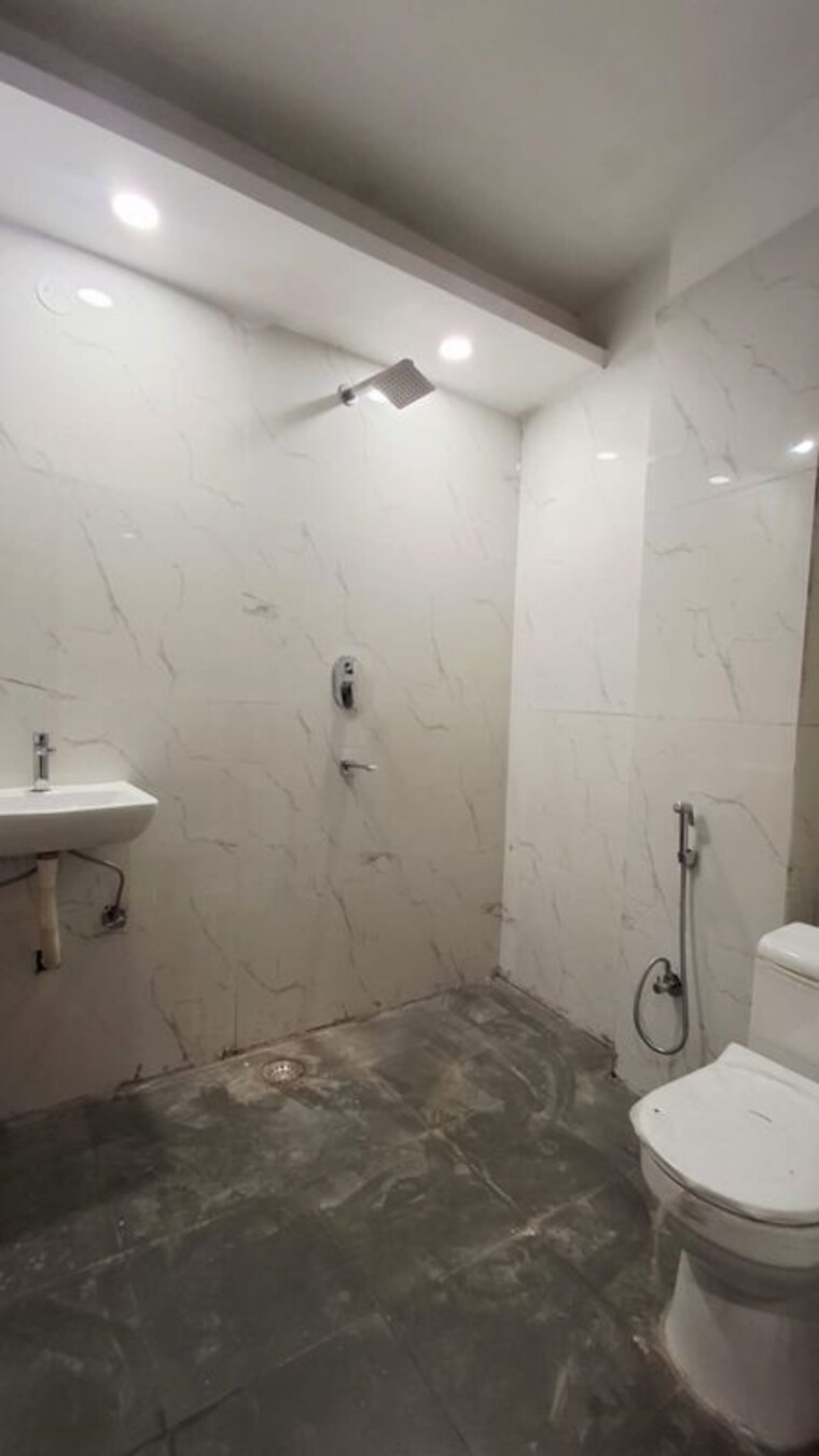 Bathroom, neb sarai 2 Bedroom 850 Sq.Ft. Builder Floor In Neb Sarai Delhi 10561237