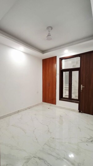 Room in 2 BHK Builder Floor at Neb Sarai – for Rent