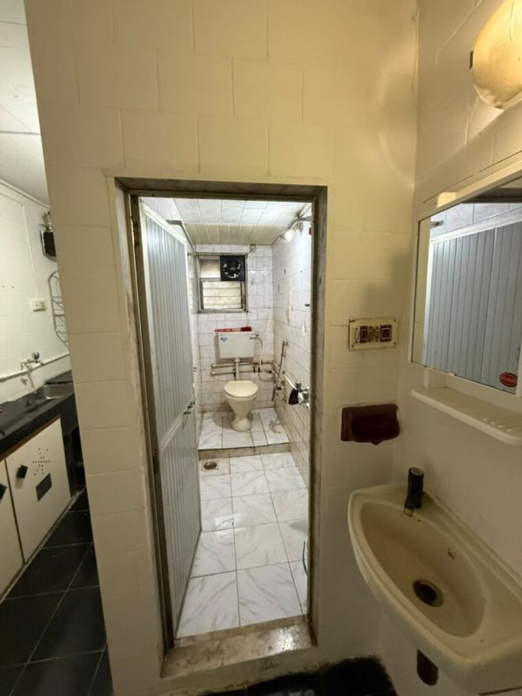 Bathroom, rajmudra-chs-samata-nagar 1 Bedroom 400 Sq.Ft. Apartment In Samata Nagar Thane 10561234