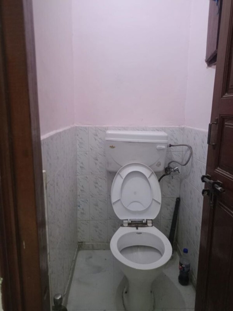 Bathroom, sector 22 2 Bedroom 1420 Sq.Ft. Independent House In Sector 22 Gurgaon 10561254