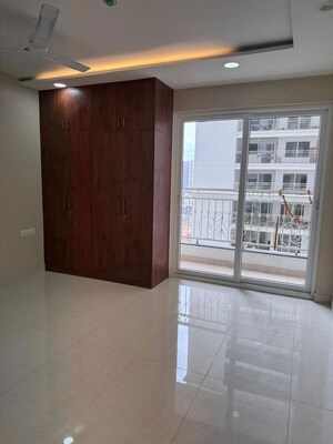 Room in 3 BHK Apartment at Prestige Beverly Hills, Kokapet – for Rent