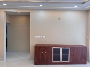 Room in 3 BHK Apartment at Prestige Beverly Hills, Kokapet – for Rent