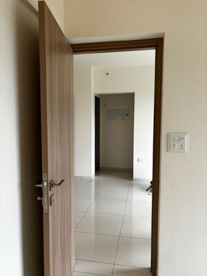 1 BHK Apartment For Rent in Godrej Nirvaan, Themghar