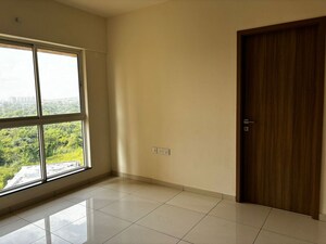 Room in 1 BHK Apartment at Godrej Nirvaan, Themghar – for Rent