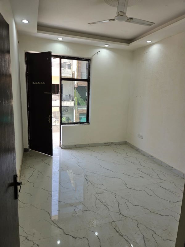 3 BHK + Servant Room,Study Room,Extra Room,Basement,Store Room Builder Floor For Rent in Green Fields Colony