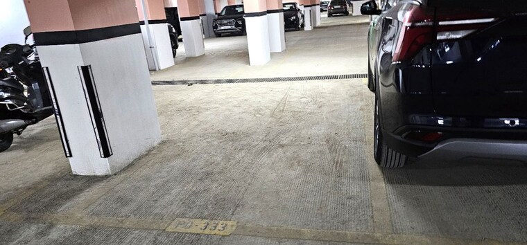  Parking, lodha-sterling 2 Bedroom 820 Sq.Ft. Apartment In Kolshet Road Thane 10561396