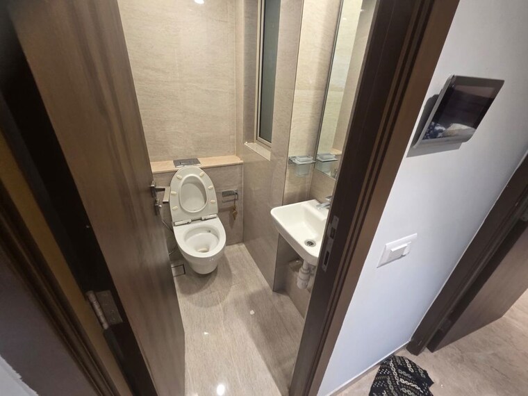 Bathroom, hiranandani-regent-hill 1 Bedroom 360 Sq.Ft. Apartment In Powai Mumbai 10561416