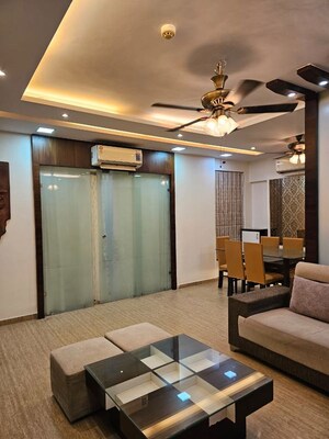 Bedroom in 2.5 BHK Apartment at Mahindra Splendour, Bhandup West – for Rent