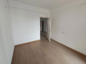 Room in 4 BHK Apartment at Vatika Sovereign Park, Sector 99 – for Rent